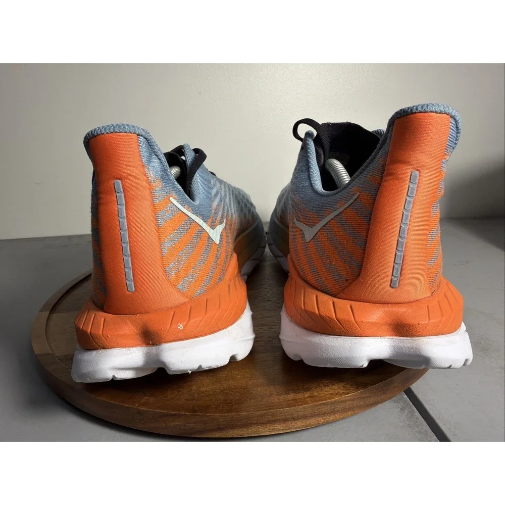 Hoka One One hoka one